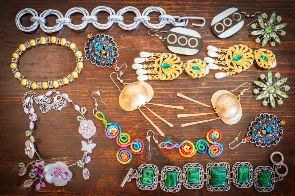 Jewelry Trends 2024: Must-Have Pieces for the Year