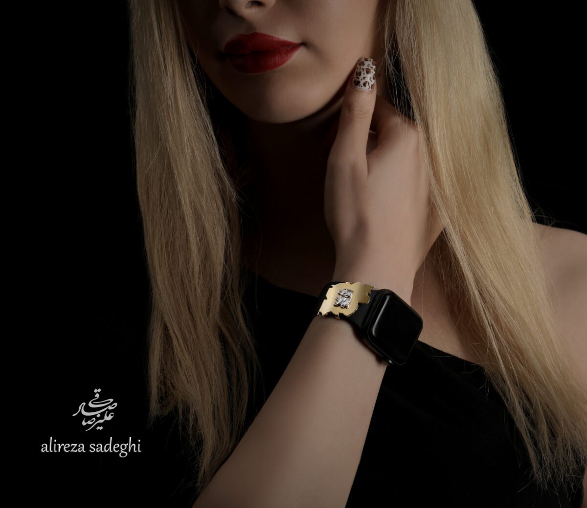 Free Iran – A Unique Apple Watch Accessory
