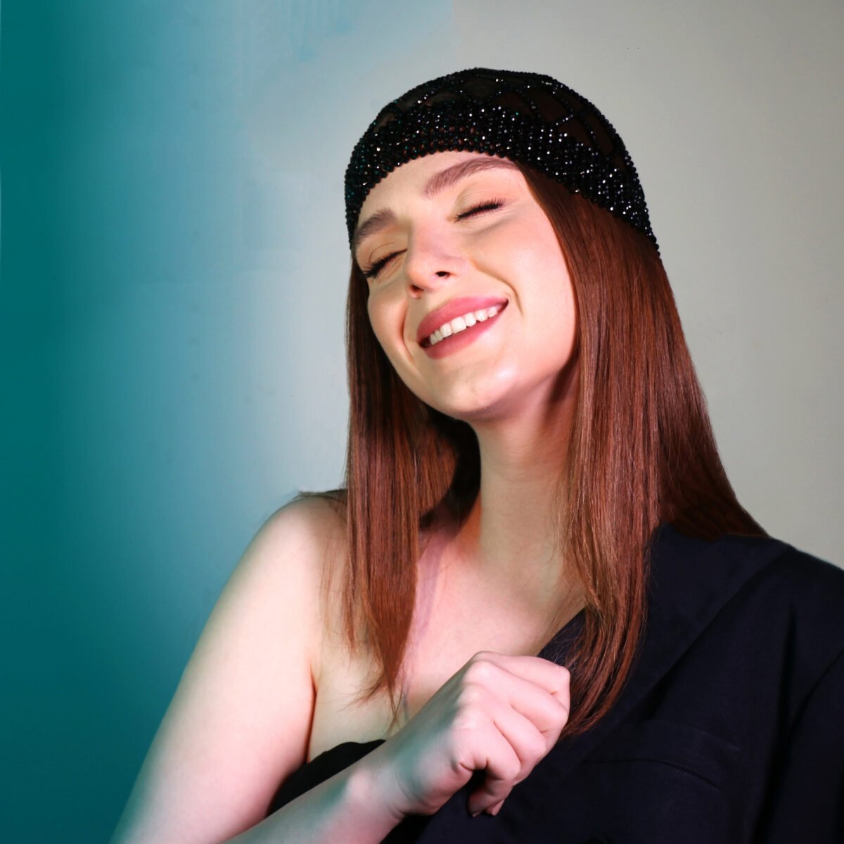 Handmade Black Crystal Headpiece – Bold and Elegant - Image 3