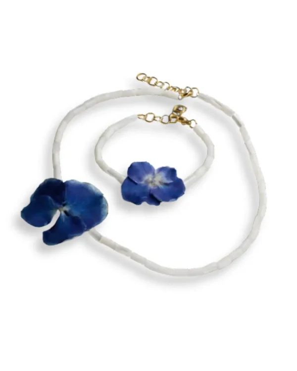 Handmade demi set of necklace and bracelet with real blue hydrangea flowers preserved in UV resin, tubular white shell beads