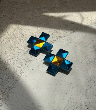 Dangar – Earrings Inspired by Geometric Forms and Pixelated Elegance