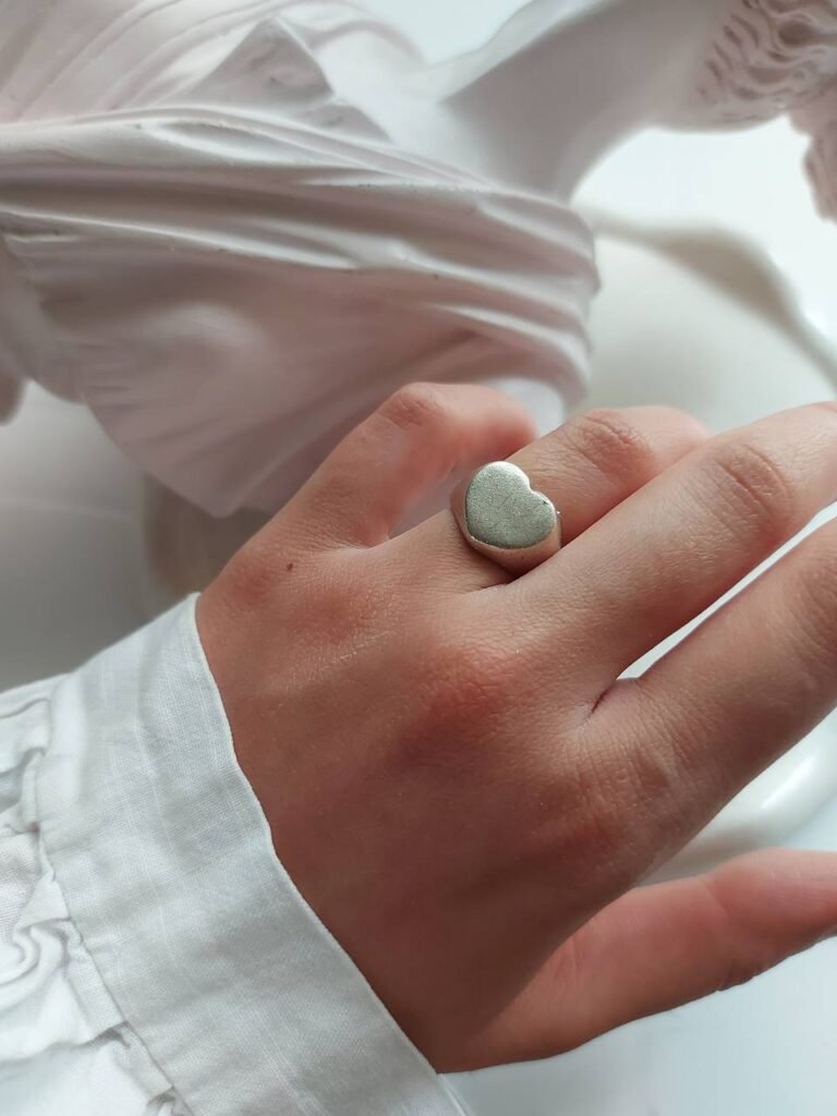 Minimalist Sterling Silver Heart Ring – Free Size