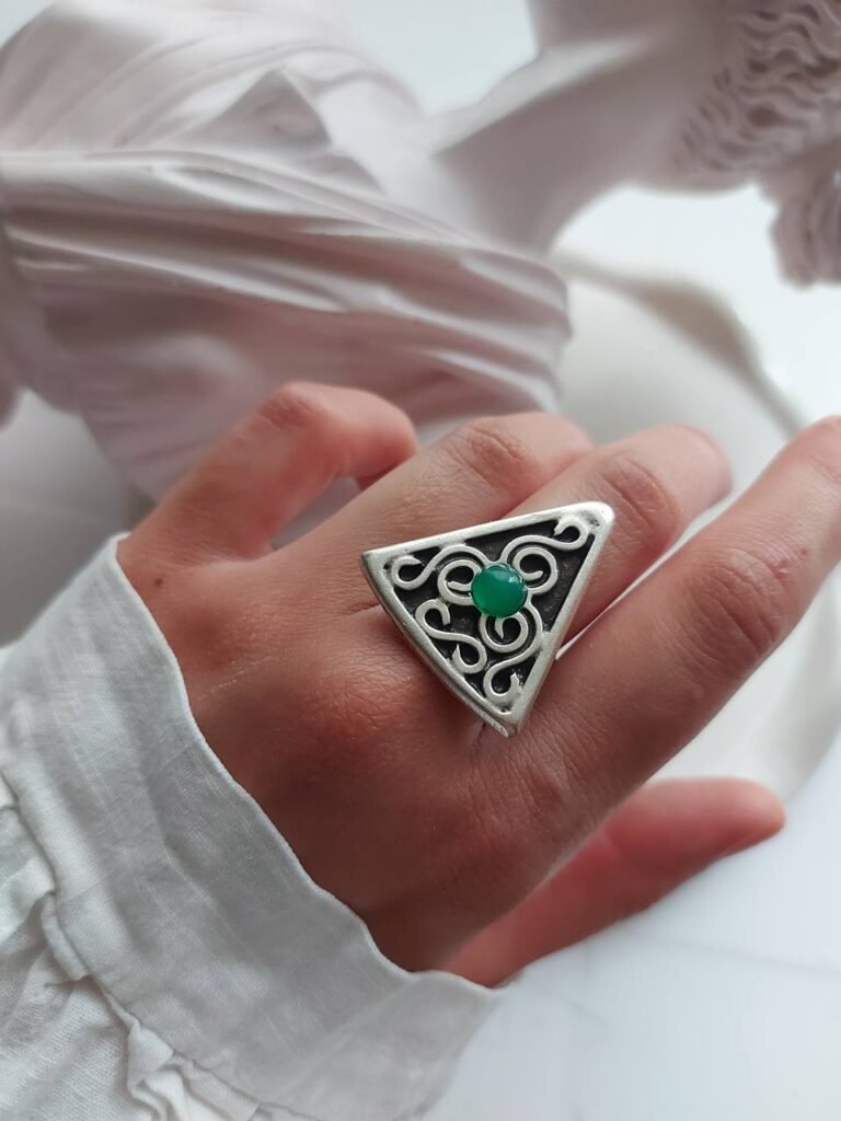 Triangle Pattern Nickel Silver Ring with Resin – Free Size