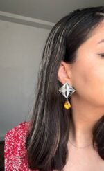 Charao – A Geometric Earring, Crafted from Mirror, Pulp, and Gemstone - Image 3
