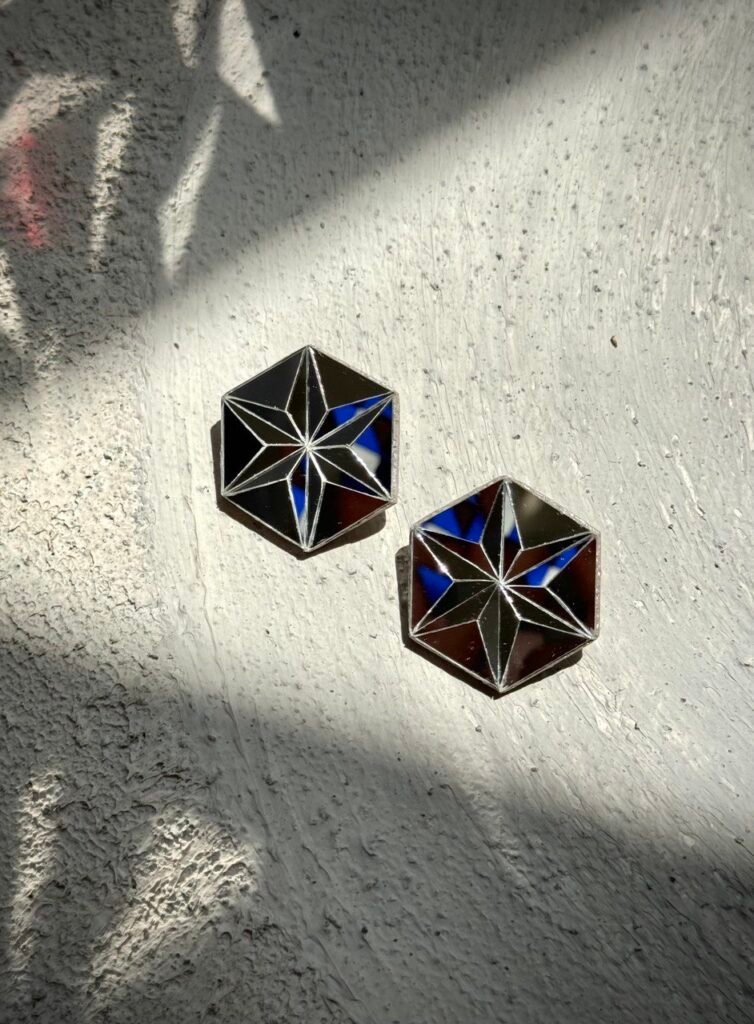 Bafr – Snowflake-Inspired Earrings, Crafted from Mirror
