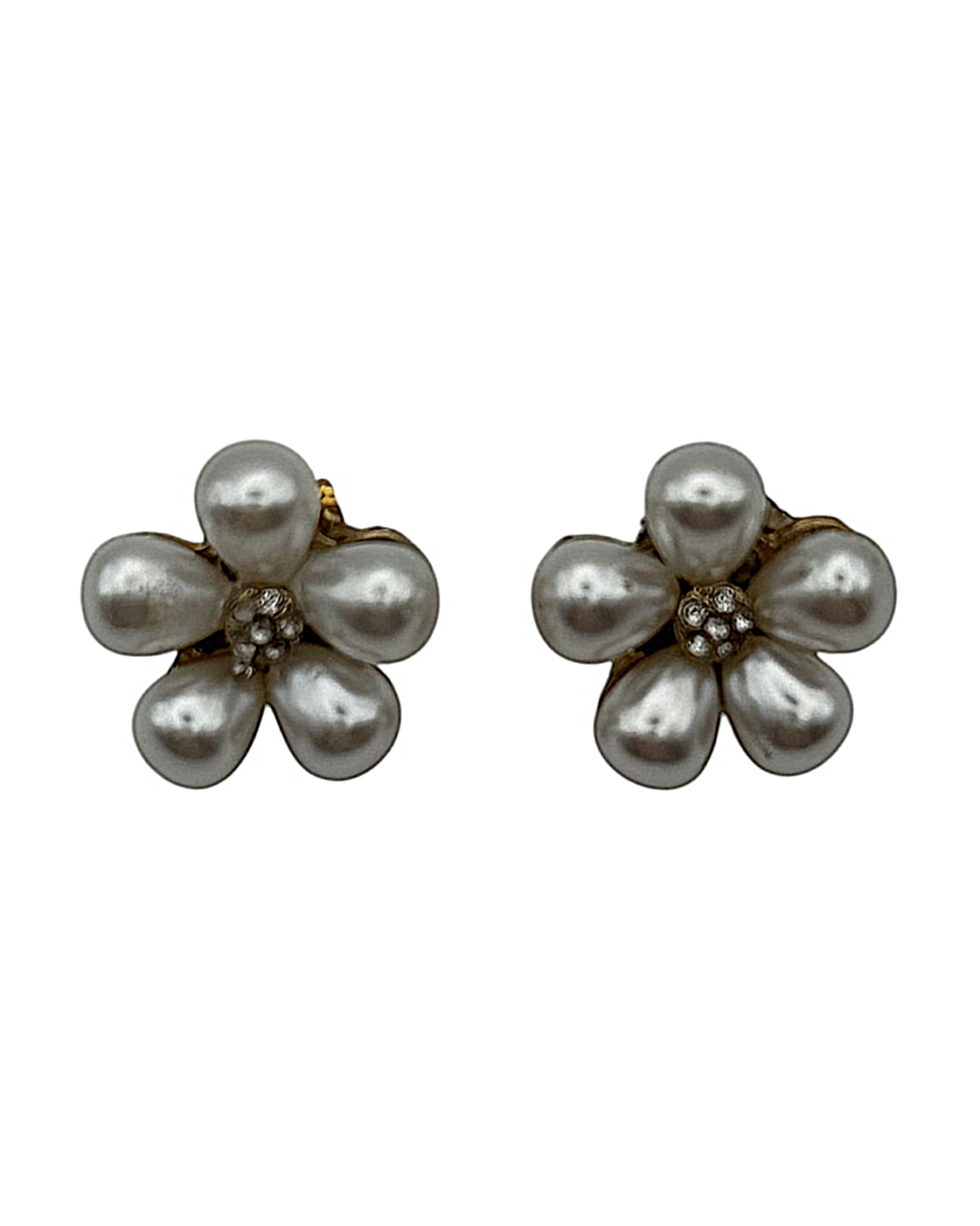 How to Choose the Perfect Earrings for Your Face Shape 4 Golden Bloom Earrings with Pearl Center