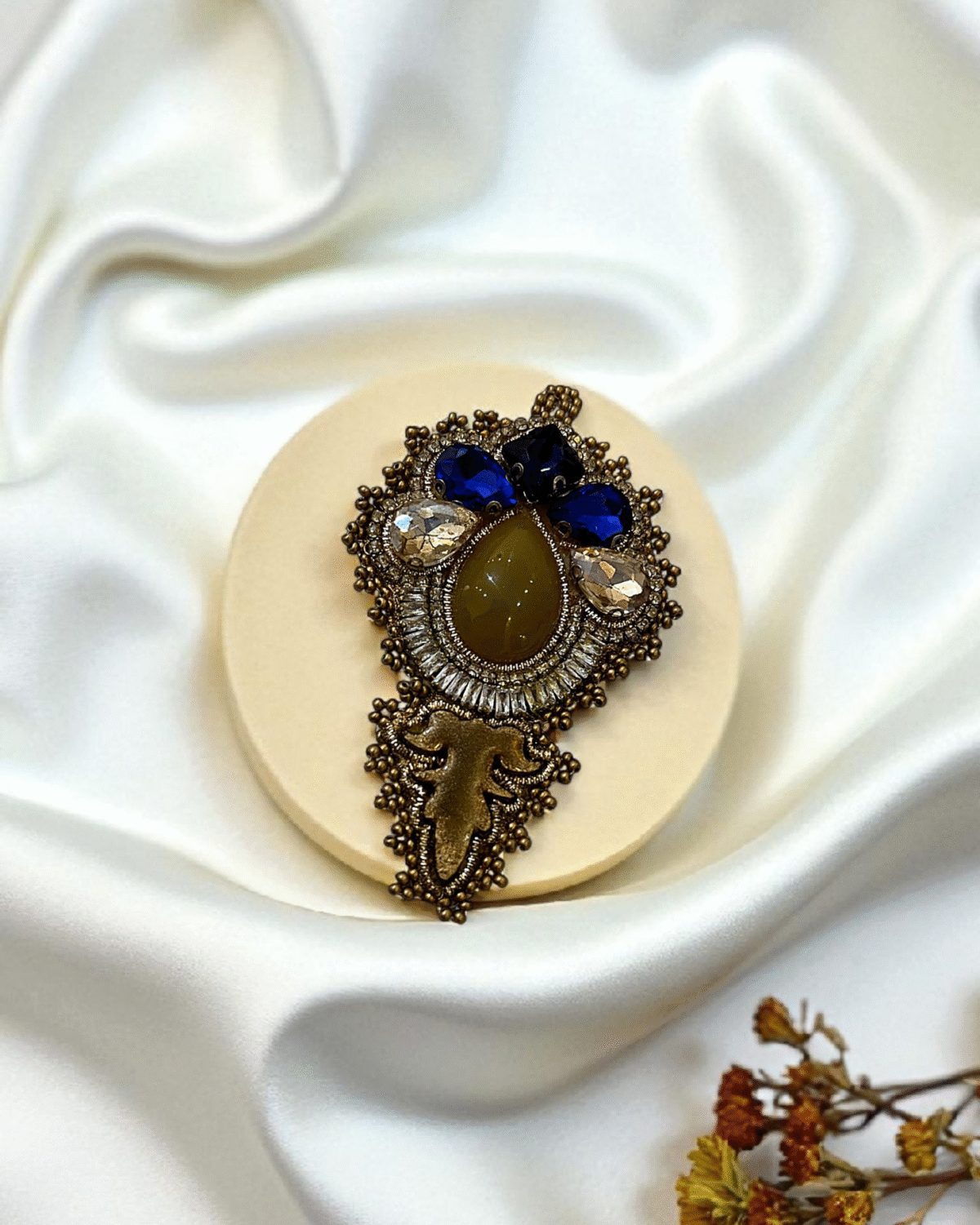 Golden Cube Earrings – Handmade Jewel-Embroidered Earrings - Image 5