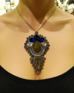 Golden Cube Earrings – Handmade Jewel-Embroidered Earrings - Image 4