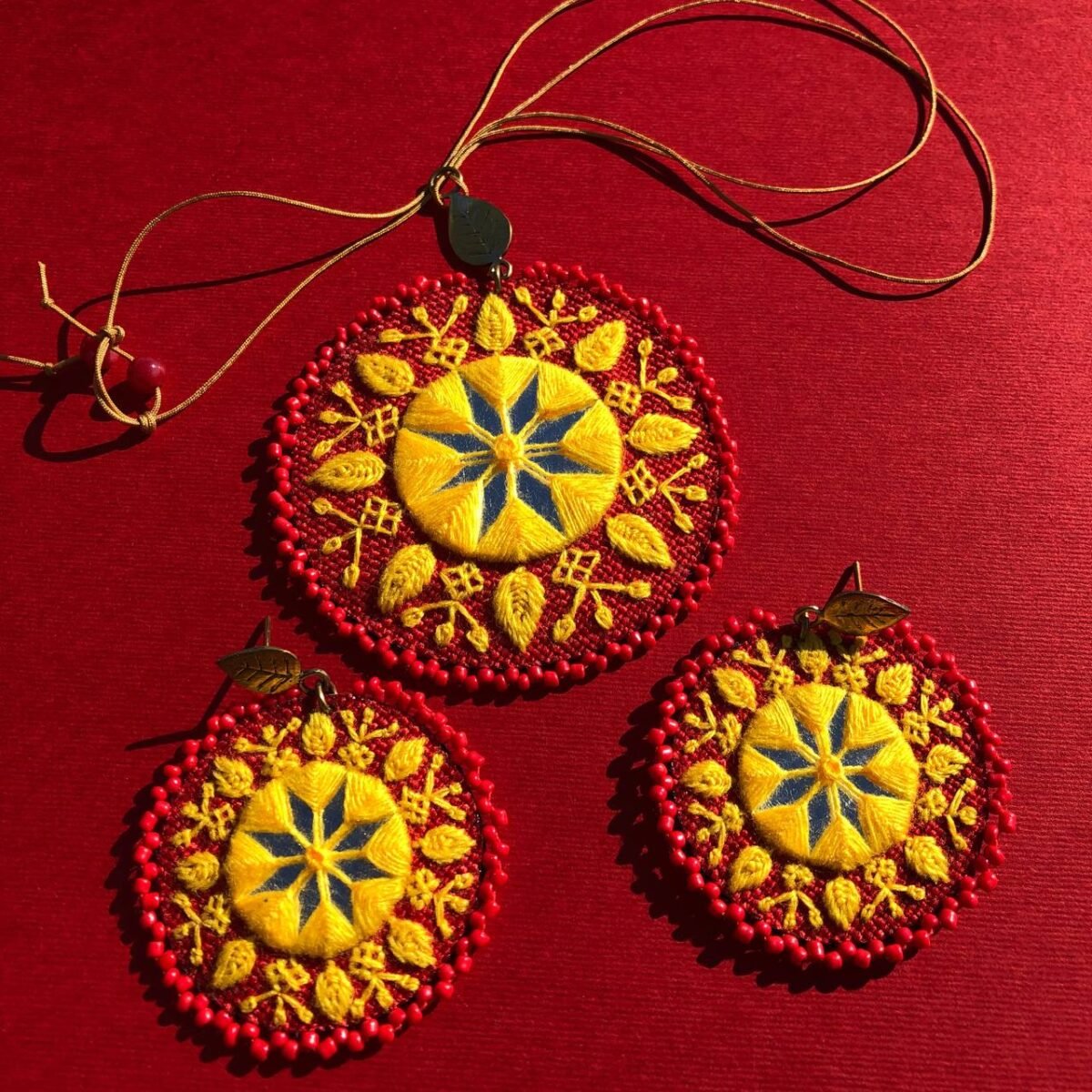 Handmade Polivar Embroidery Jewelry Set – Mirror Pendant Necklace & Earrings | Balochi Needlework - Image 12