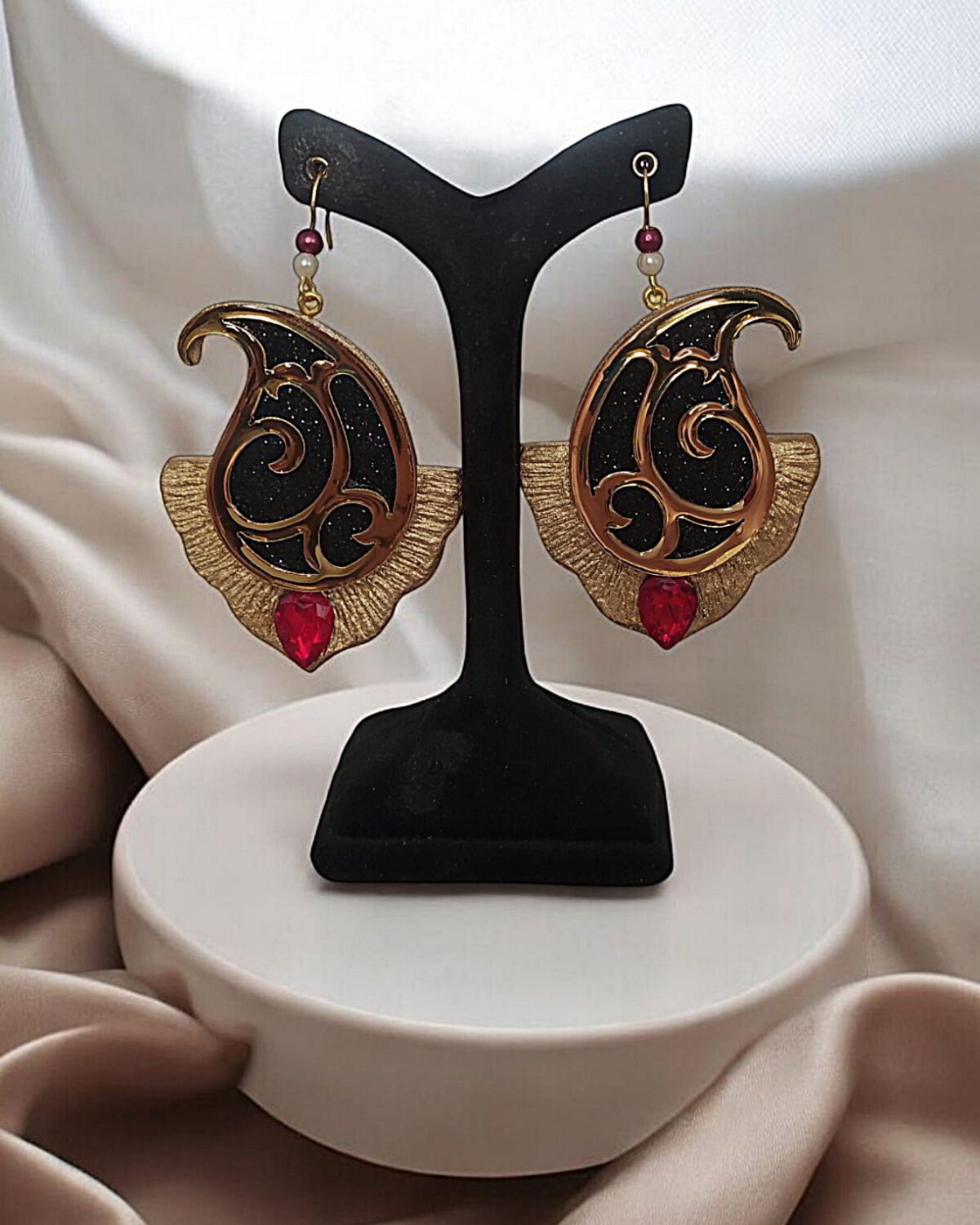Golden Termeh Earrings – Light as Legend - Image 3