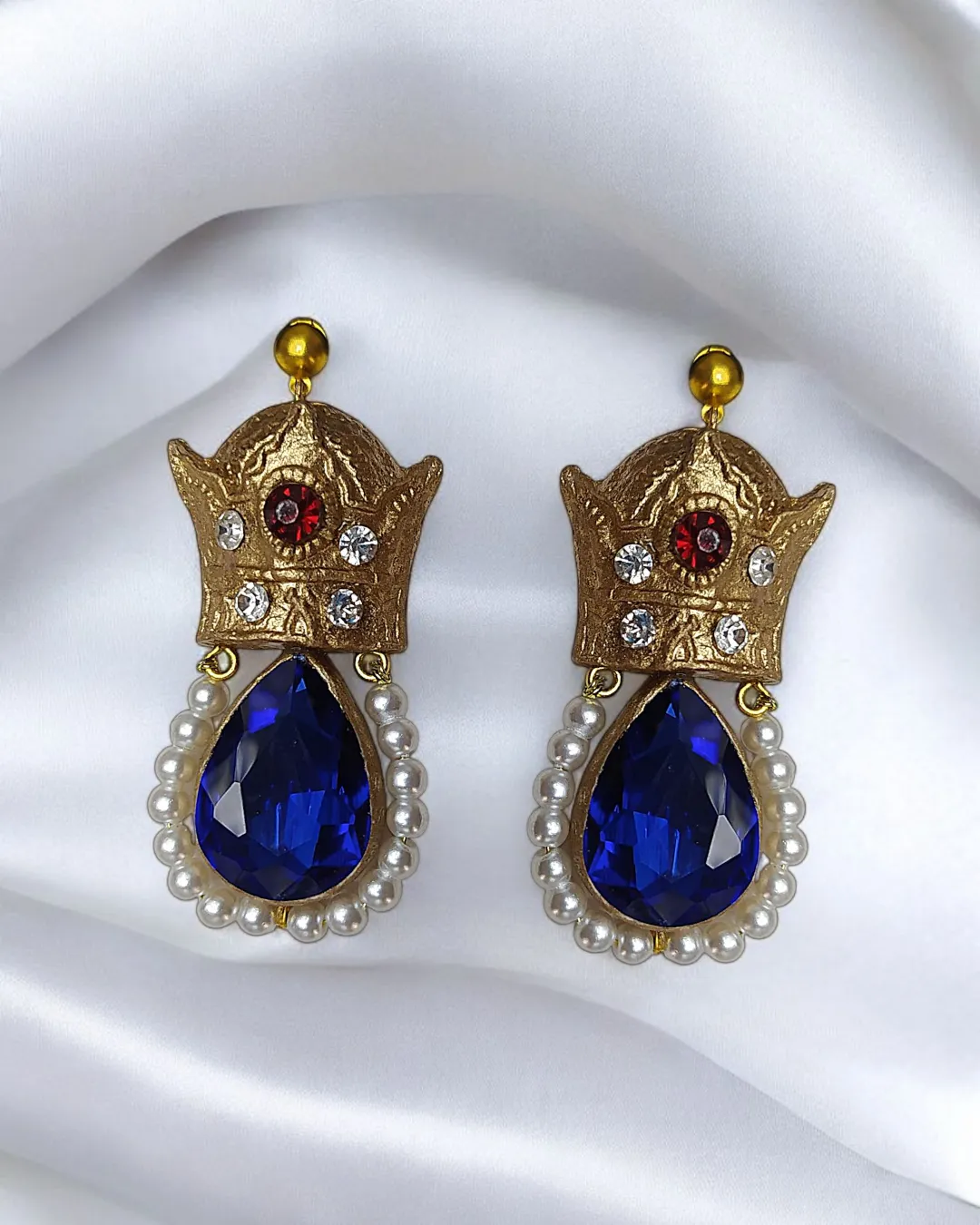 Crown – Handmade Paper Mache Earrings With Red And Green Crystal - Image 13