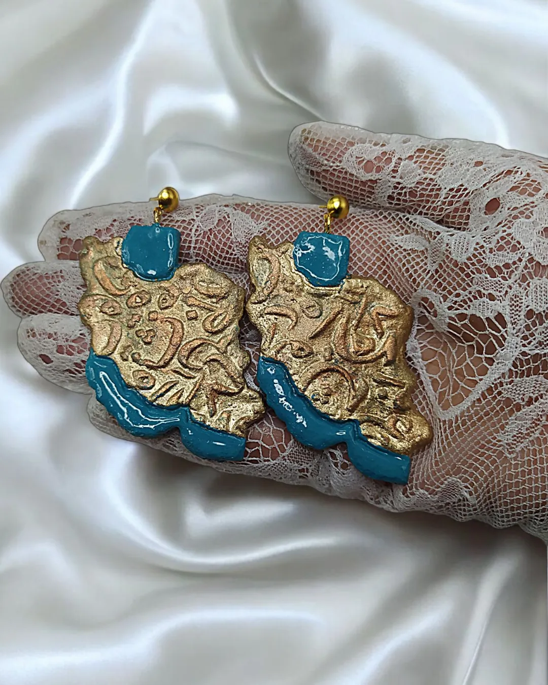 Handcrafted "Vatan" Calligraphy - Paper Mache Earrings - Image 4