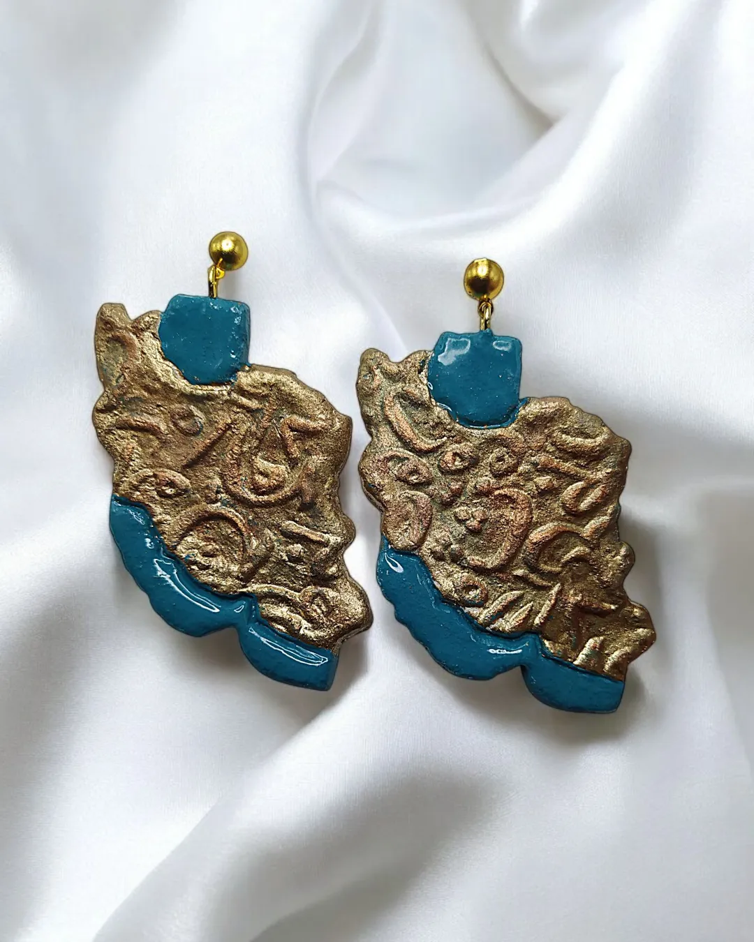 Handcrafted "Vatan" Calligraphy - Paper Mache Earrings - Image 3
