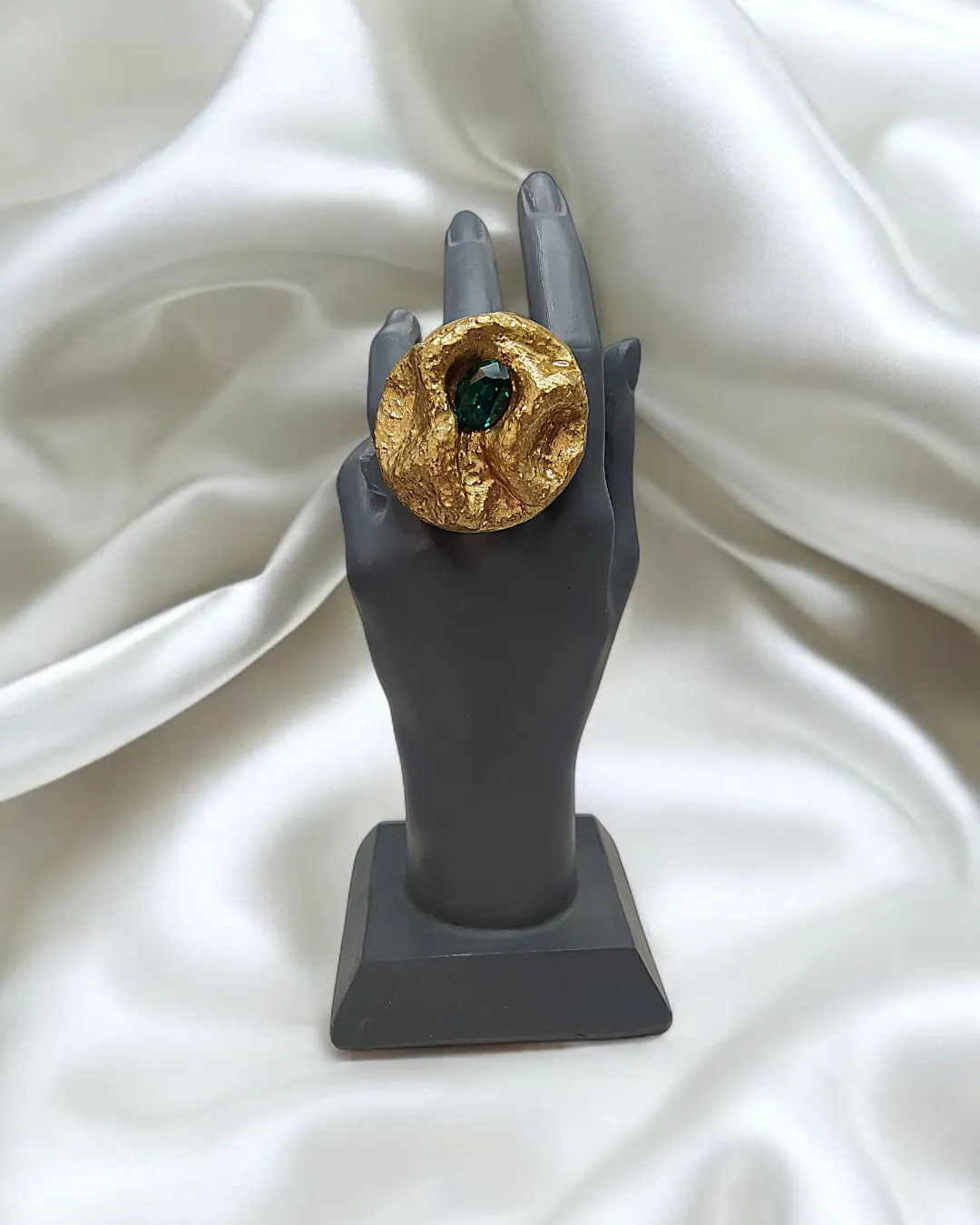 Zamrud — Emerald Green Papier‑Mâché Ring, Gold – Adjustable - Image 4