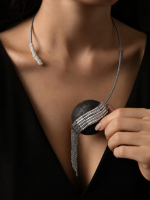 Fluid Sculpture – A Sculptural Necklace in Motion - Image 2
